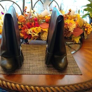 Elegant Black Women's Boots Long And Lock On Size 11 No Box